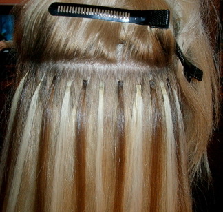 Одна из технологий наращивания мелированных волос